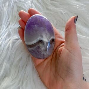 Chevron amethyst palm stone